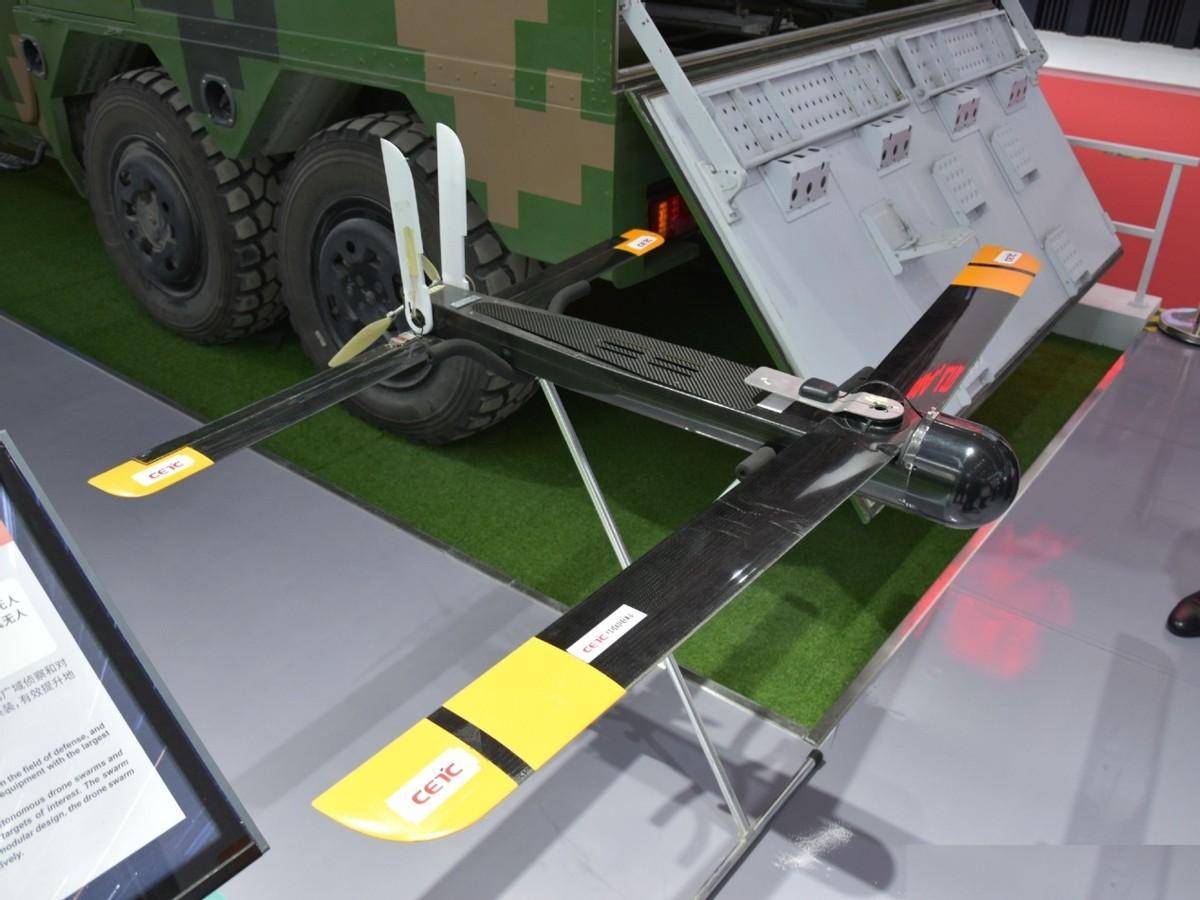 有需要的话,蜂群无人机发射车可以一口气把48架无人机全都打出去,如果