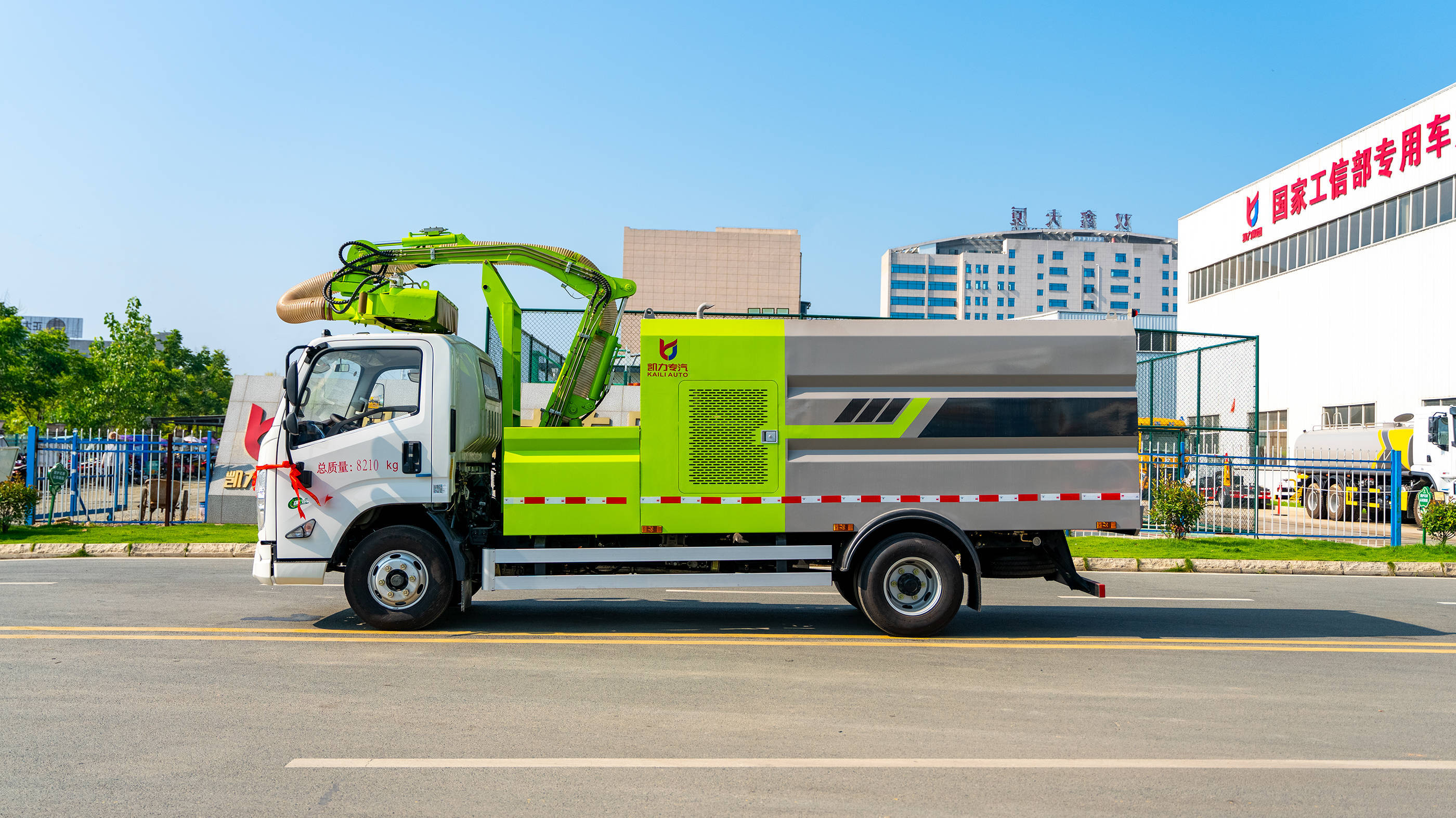 四驱光伏清洗车-沙漠地区光伏板清洗的神器!_搜狐汽车_搜狐网