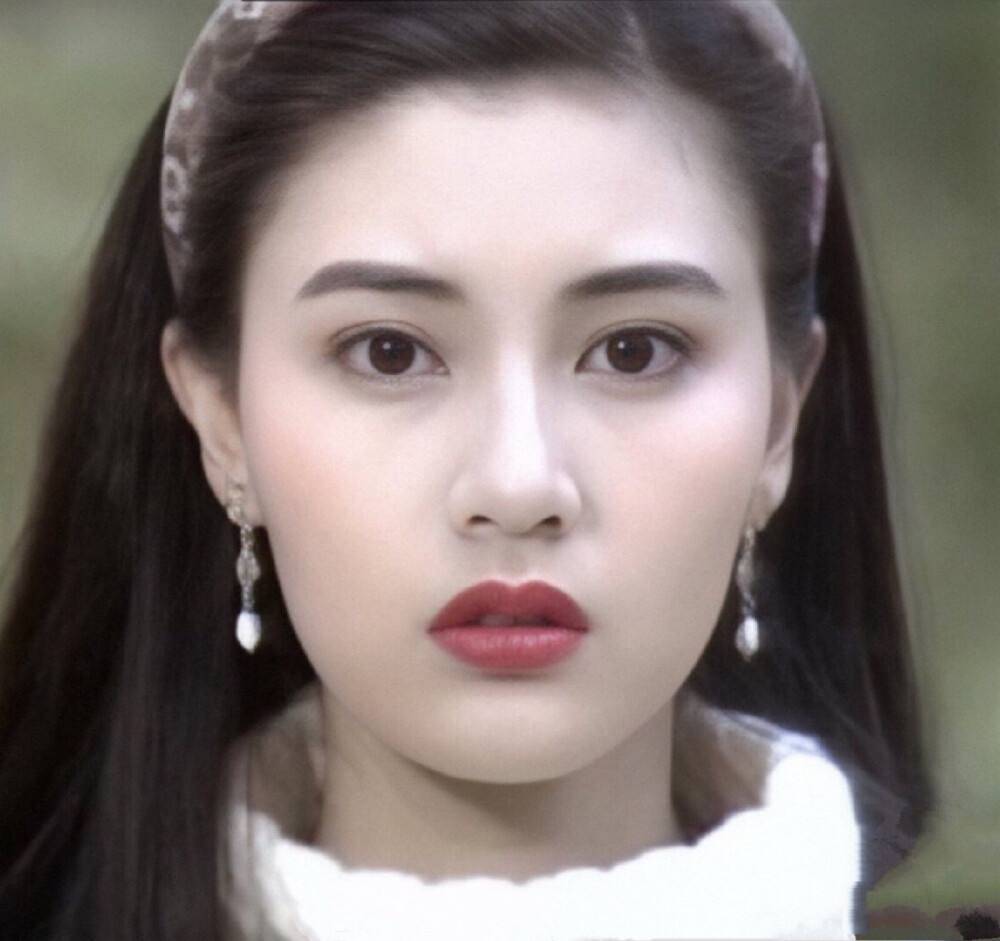 李嘉欣为老公庆生!60岁许晋亨发量稀疏脑门锃亮,她却美如小姑娘