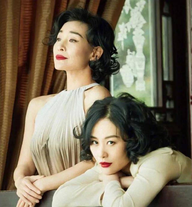 亲生女儿演电影,被弃养的双胞胎命运差太多_黑色_许文_时尚