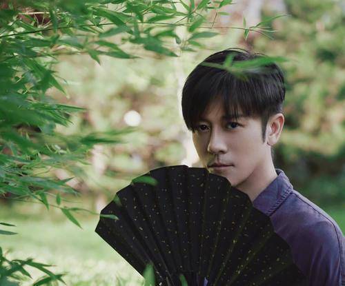 林雨申夫妇与李沁等人聚餐,谈笑风生,画面和谐_毛锋_潘美丽_网友会