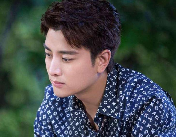 那么这部剧的男主就是贾乃亮了,贾乃亮因为是有着非常多影视剧作品了