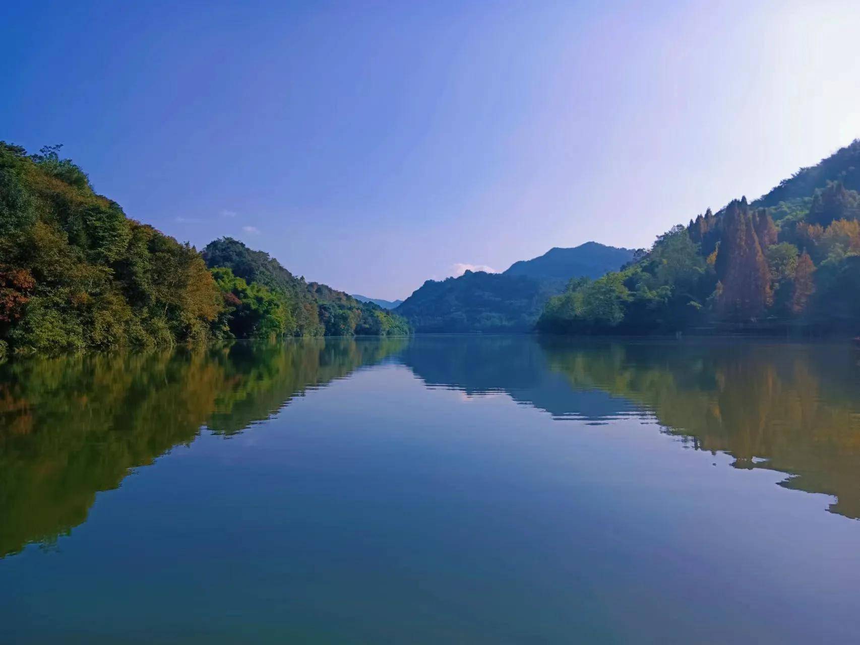 都江堰莲花湖采风活动掠影