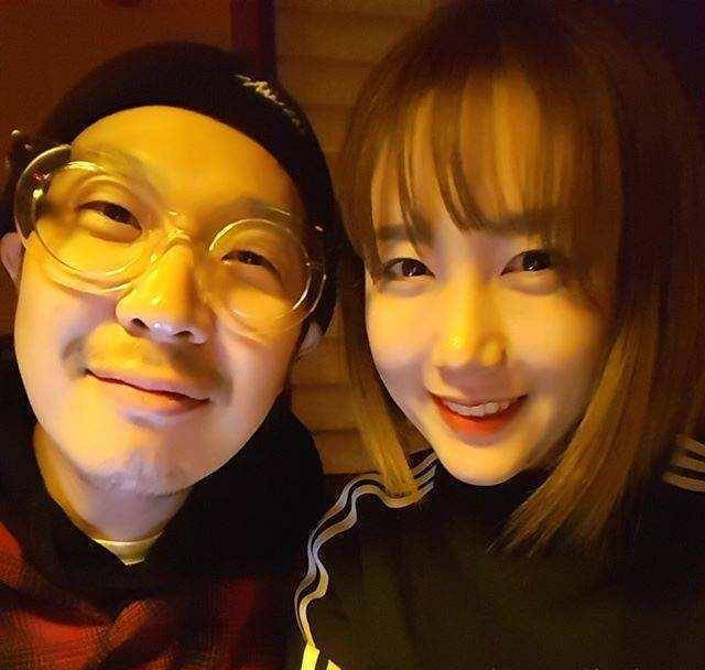 才有今天成功的mc事业,但是从rm早期刘在石就催金钟国找女朋友,这一催