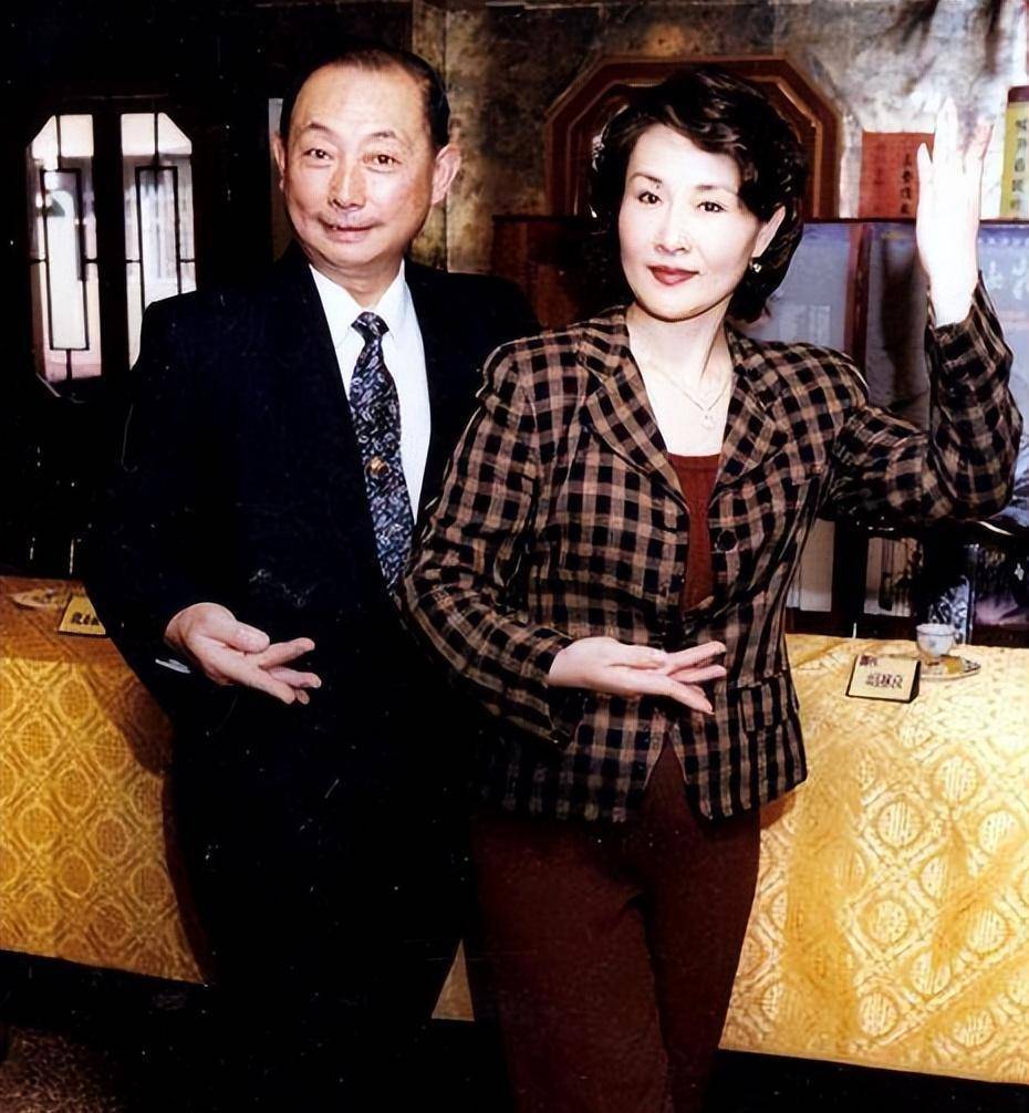 梅兰芳之子梅葆玖:和妻子相伴56载,一生无儿女晚年与猫为伴_父亲_林