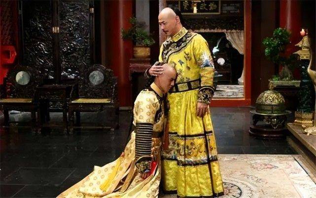 偷碰父皇的女人,母妃大怒赐死,47年后"她"回来了_马佳氏_和珅_雍正