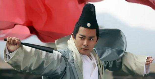 他的身边也有即位美女相伴,这三位美女就是巫行云,李秋水和李沧海