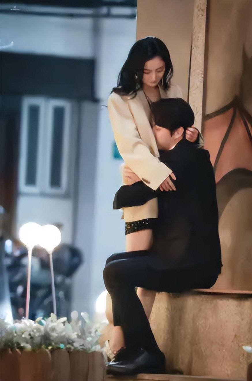 杨幂遭批:当妈了收敛点_网友_微博_电视剧