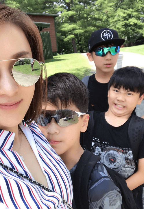 经营婚姻15年,"梦萍"罕见和老公秀恩爱,让豪门婆婆另眼相看_乐珈彤