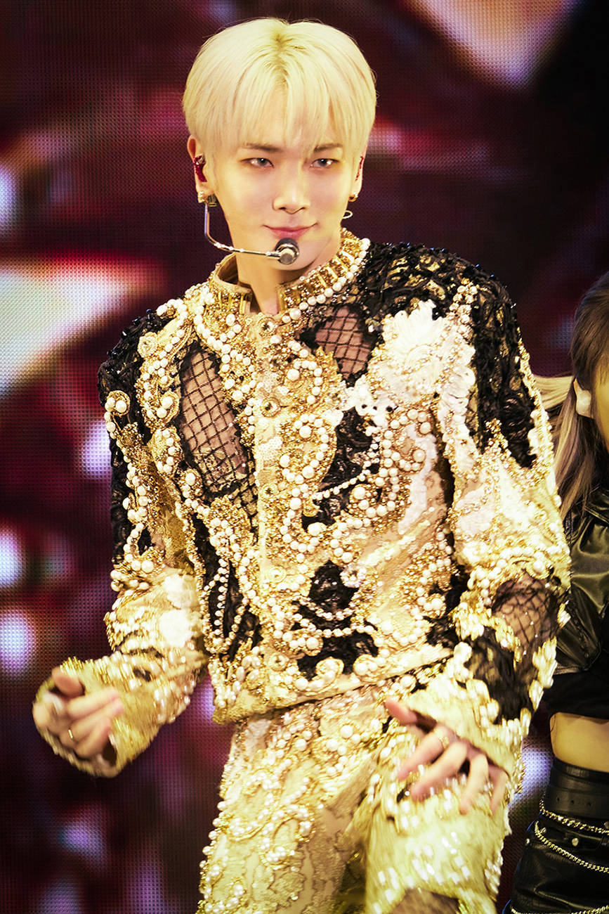 shinee成员key日本横滨演唱会全席售罄,共吸引1万8千名观众,获得热烈