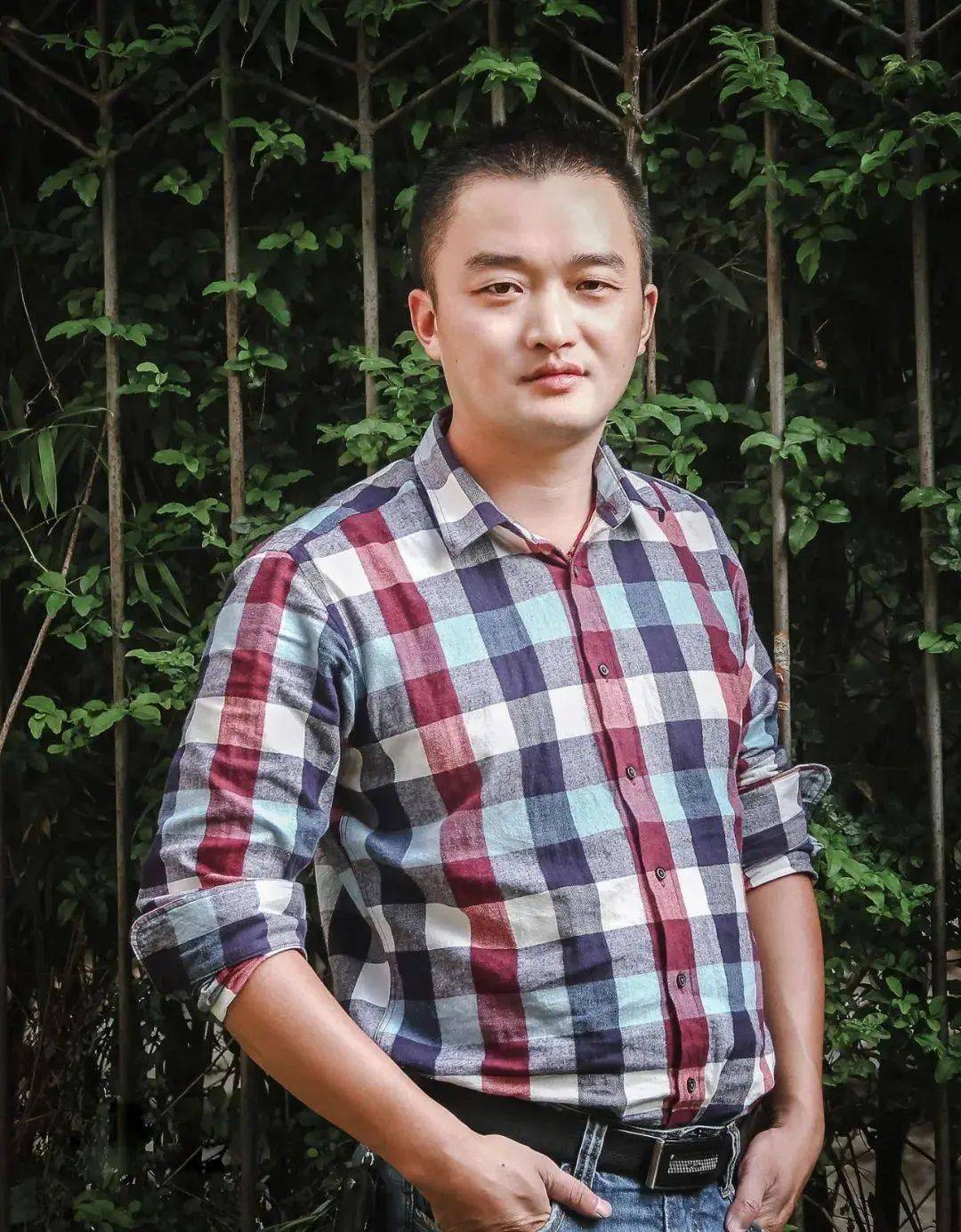 周建民工笔花鸟作品赏析