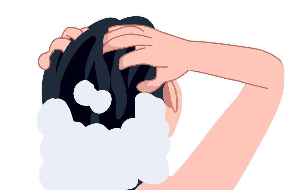 直接蹭到墙上,洗完再把头发抹下来,这样就不用弯腰啦