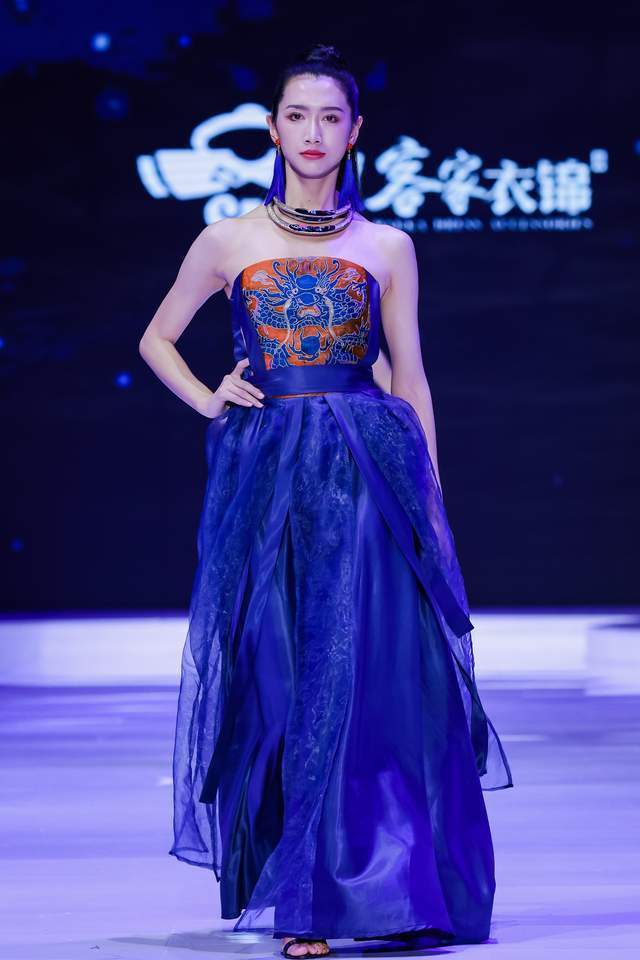 蓝色经典:"客家衣锦"品牌发布秀_设计_服饰_传统