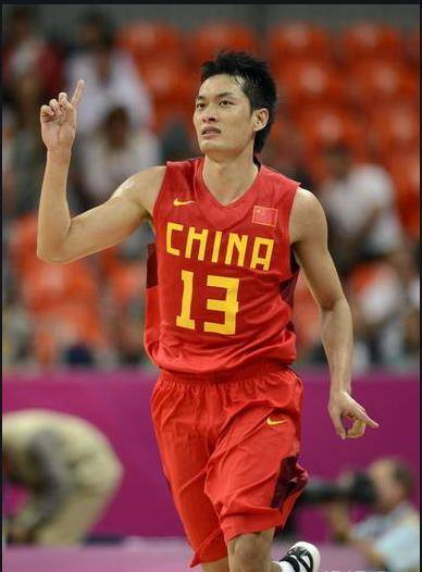 还记得当年的陈江华吗,他究竟是什么水平球员,和郭艾伦相比如何_球迷