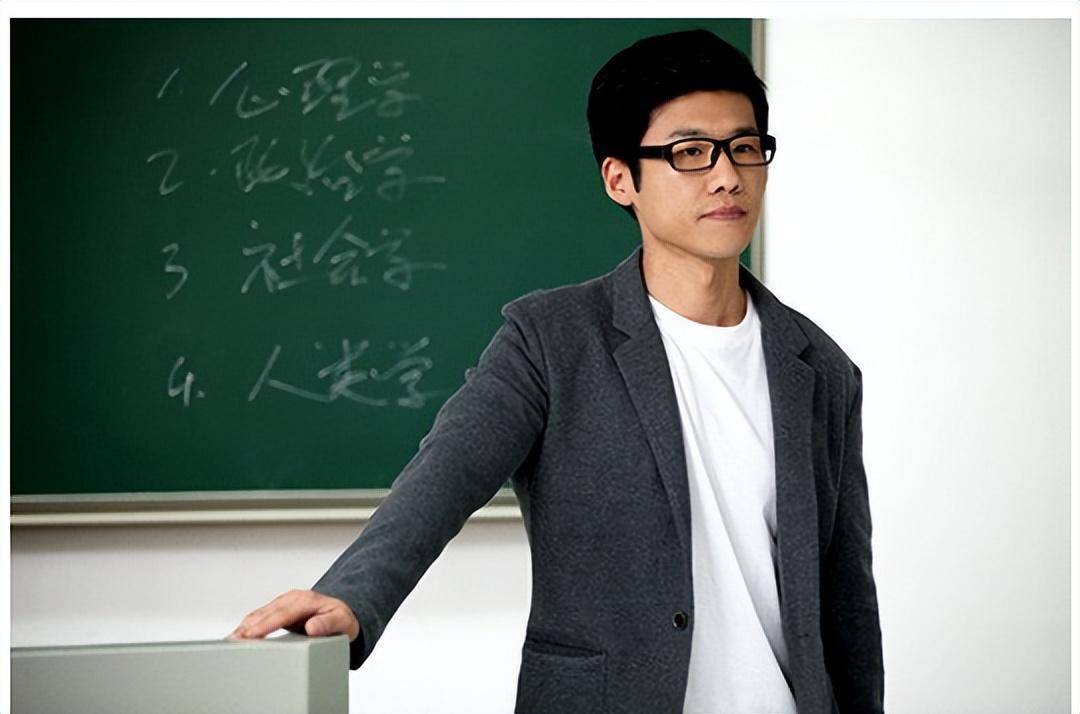 王骁跟父亲约定演戏期间不会提及自己的家世,也不会向父母寻求帮助