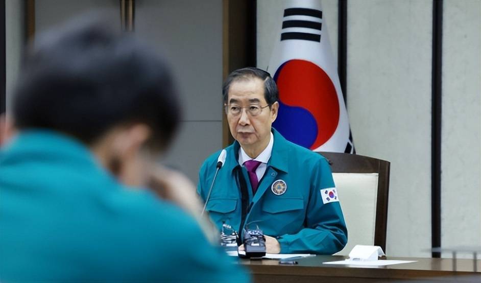 韩国总理韩德洙23日主持召开中央灾难安全对策本部会议 图源:韩媒韩德