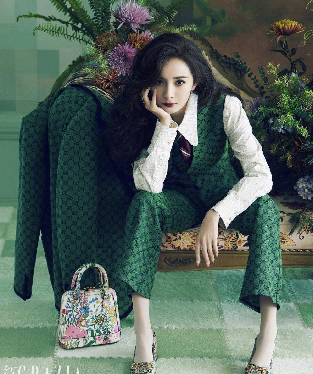 杨幂《红秀grazia》封面大片,风情与帅气共存,春日氛围感满满