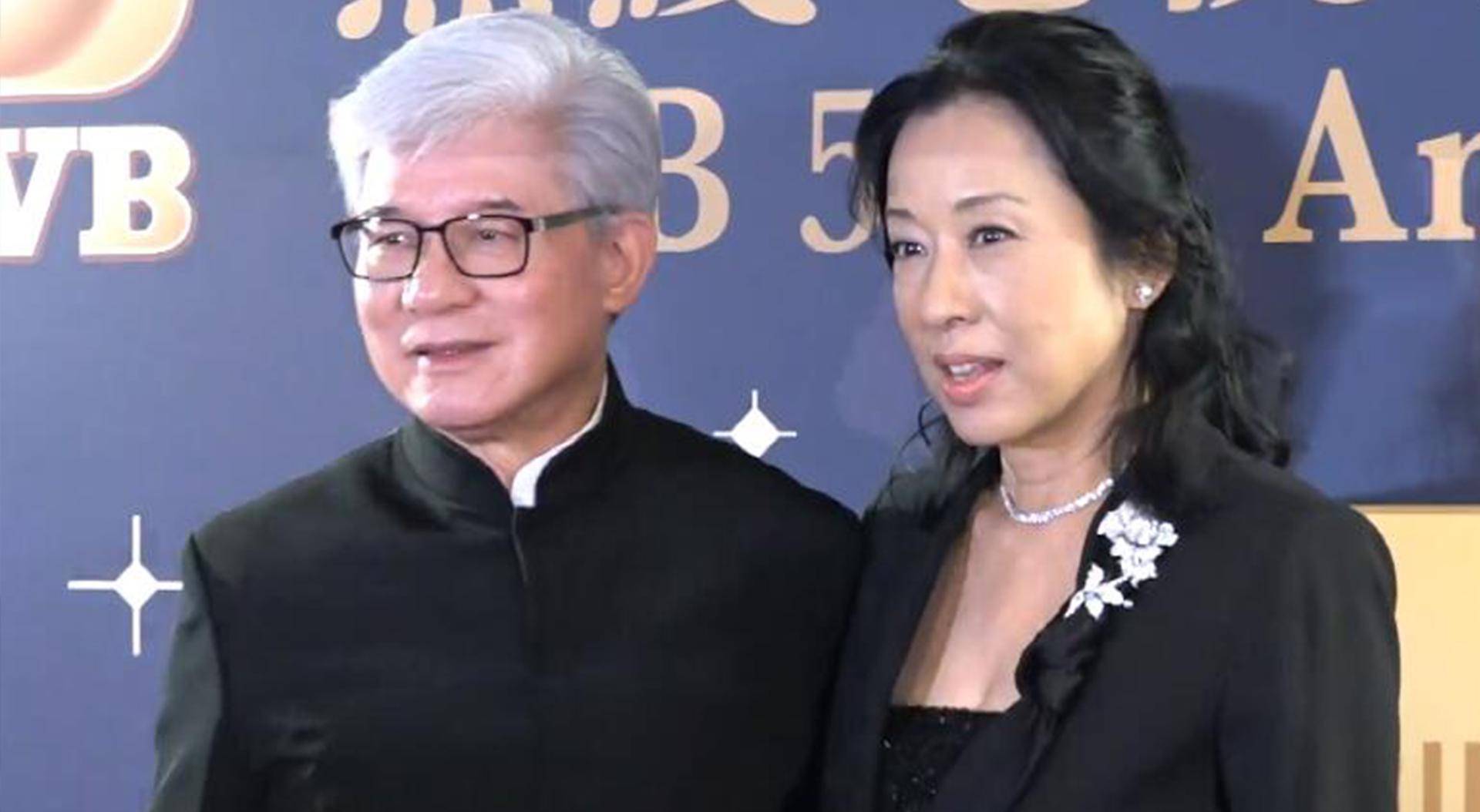 朱玲玲不顾继子反对,坚持与罗康瑞领证,今男方才74岁就满头白发_罗家