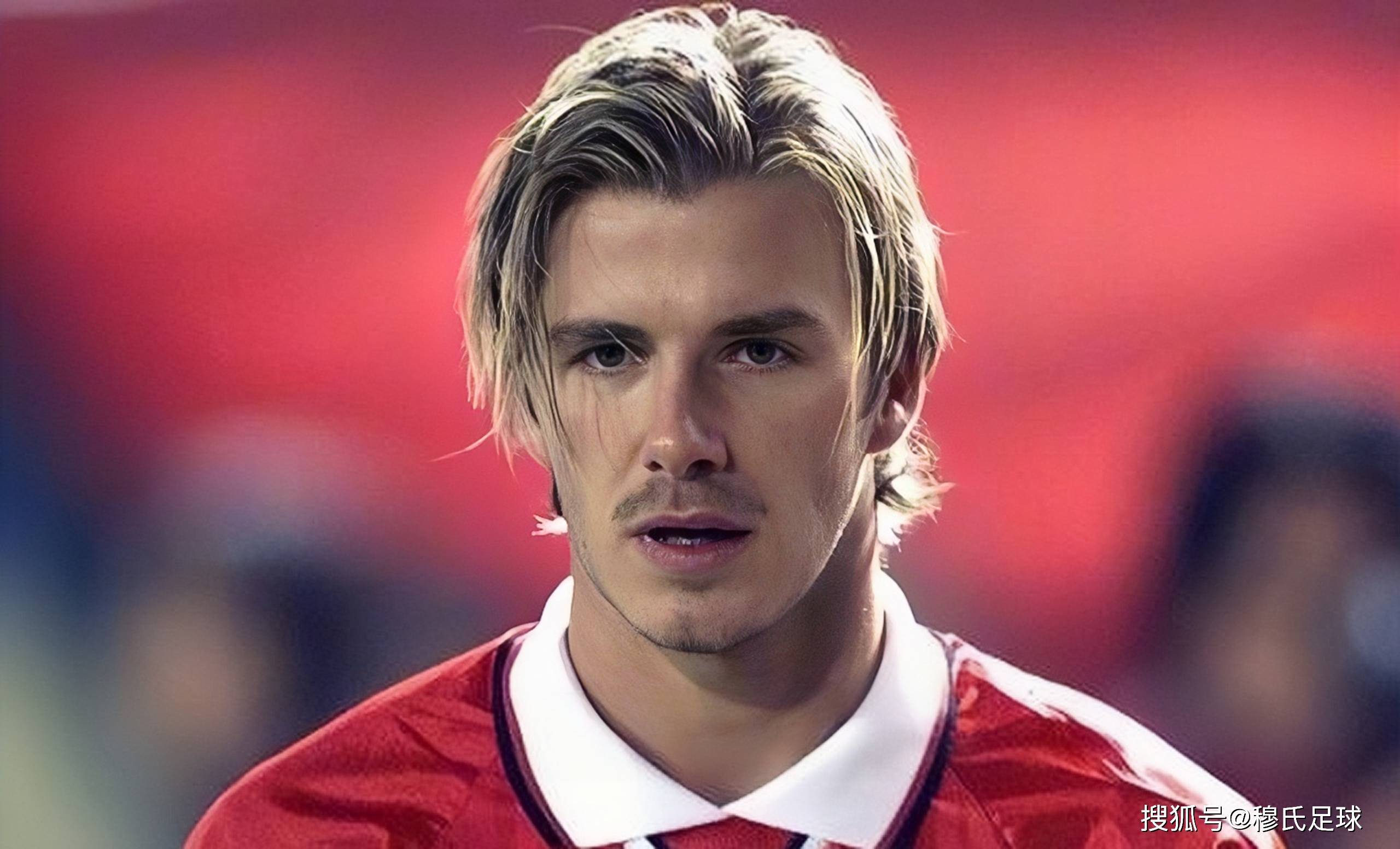 武磊武磊曾经在西班牙踢过球,他的实力也被所有人认可,球迷亲切地称他