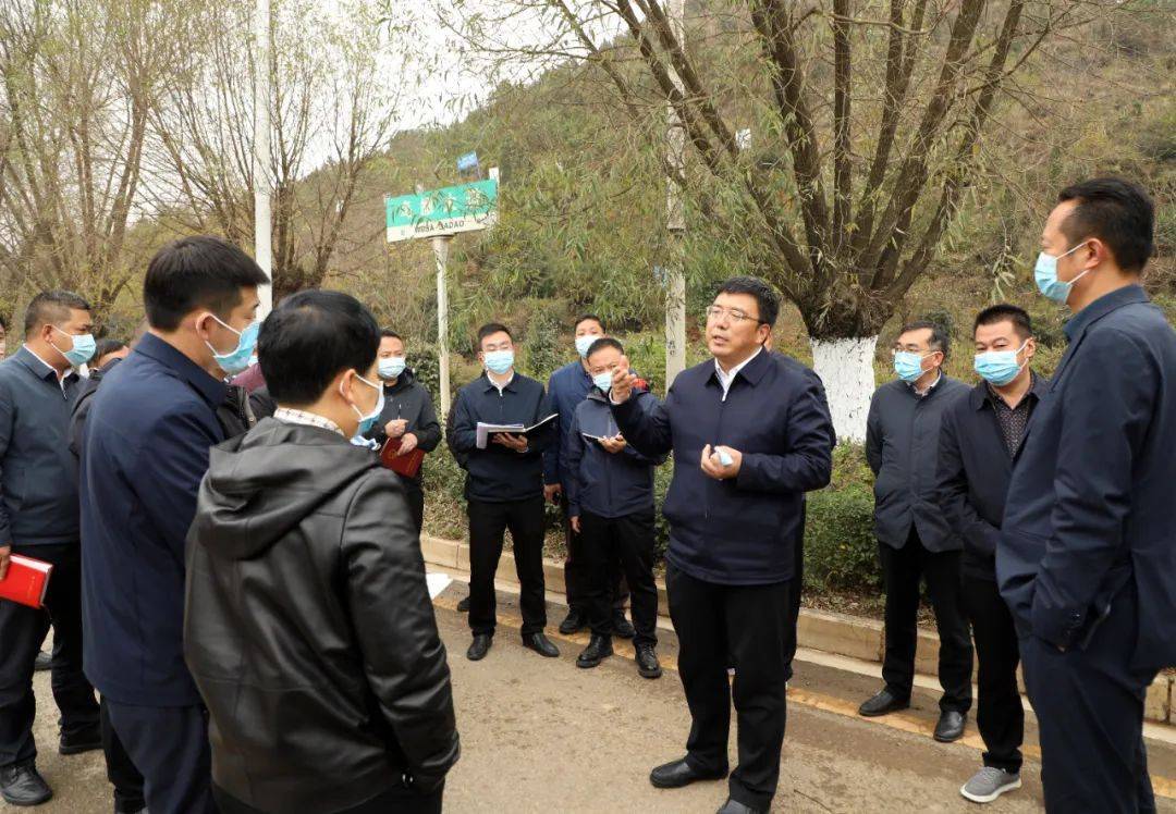 胡敬斌调研威宁草海半程马拉松赛前筹备工作_赛事_部门_县人民政府