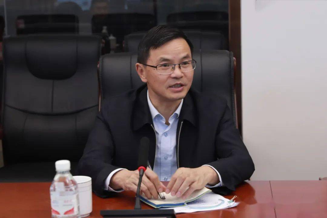 东方氟硅材料有限公司,周黎昫详细了解了公司稳生产抓项目的工作情况