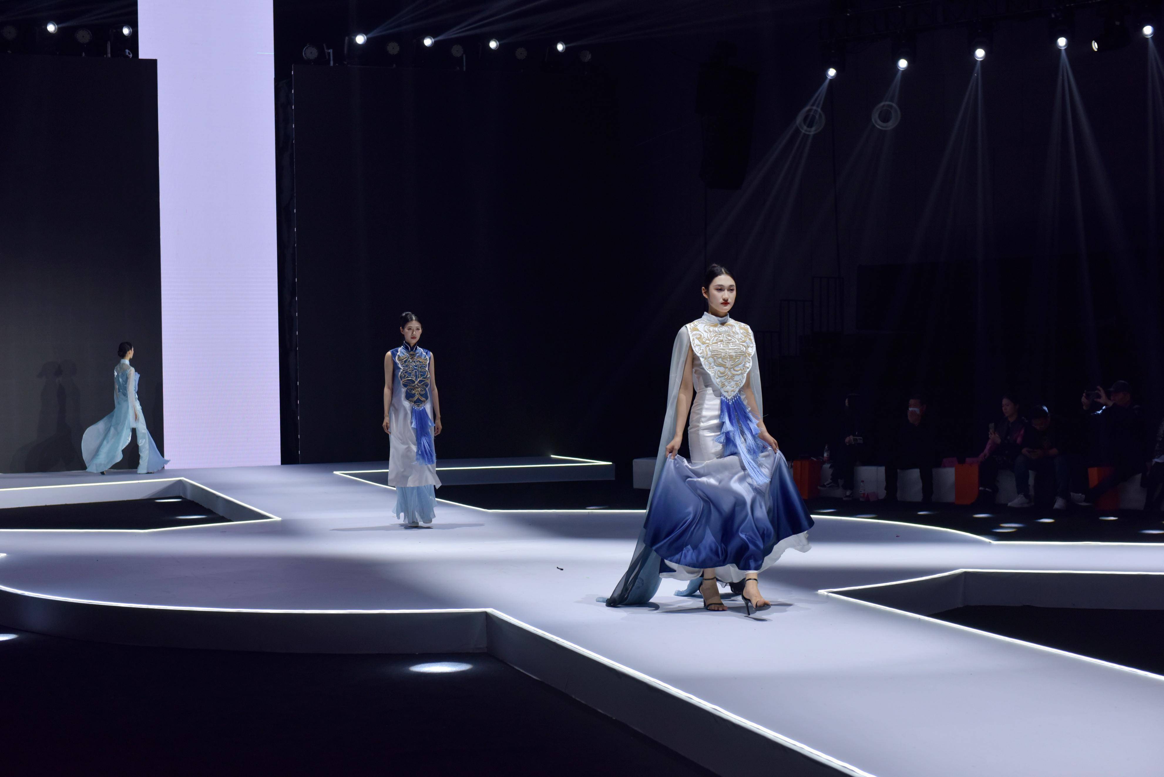 助力礼服设计再迈新台阶 "敦礼为衣—宋韵"时尚礼服设计大赛柯桥举办