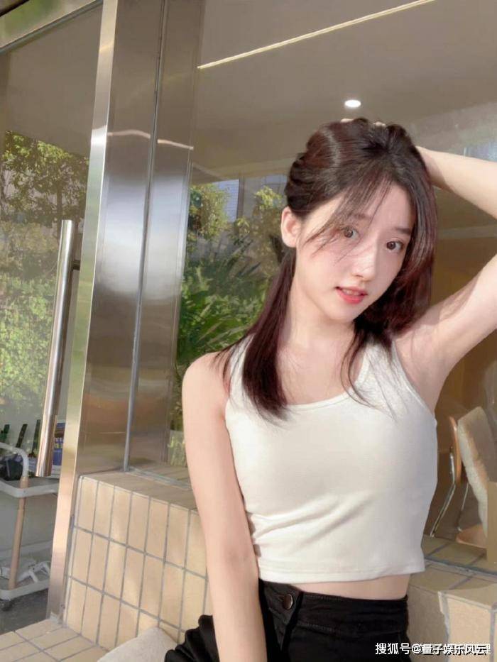 安徽大学校花:陈叶玲,少女感十足的演员,桃花面柳叶眉,南国佳人灿若