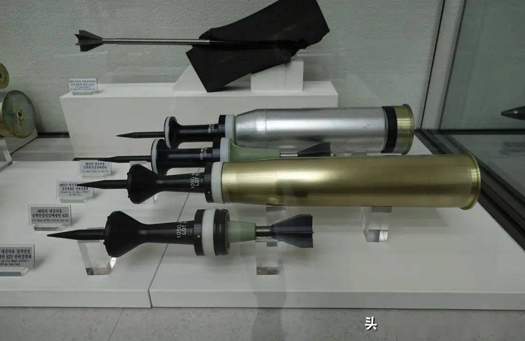 展示了本国研发的k276和k279两种120毫米钨合金尾翼稳定脱壳穿甲弹