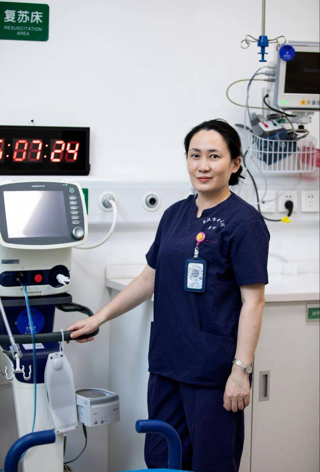 艾芬称"右眼近乎失明",做手术的医生把她告了_爱尔眼科_王勇诉_微博