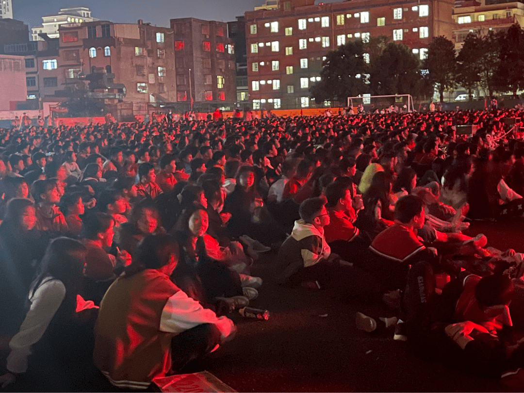 赓续红色血脉 传承红色精神——钟山县第一中学开展主旋律进校园活动