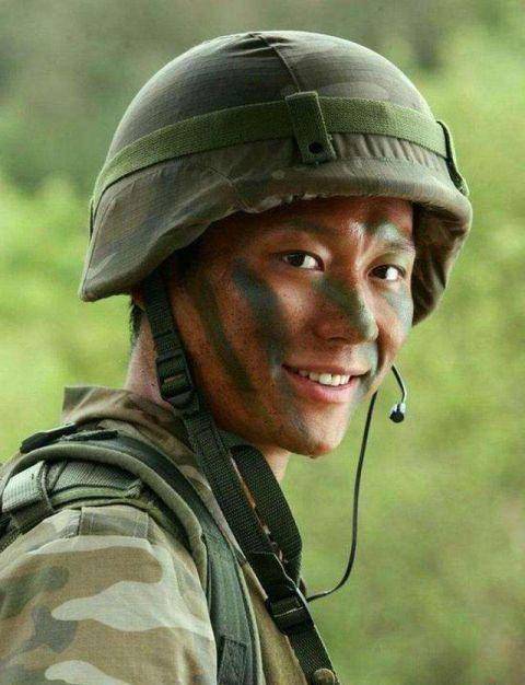 李晨是童星出身,演艺圈20年不能总当大黑牛,需要好作品证明自己_角色