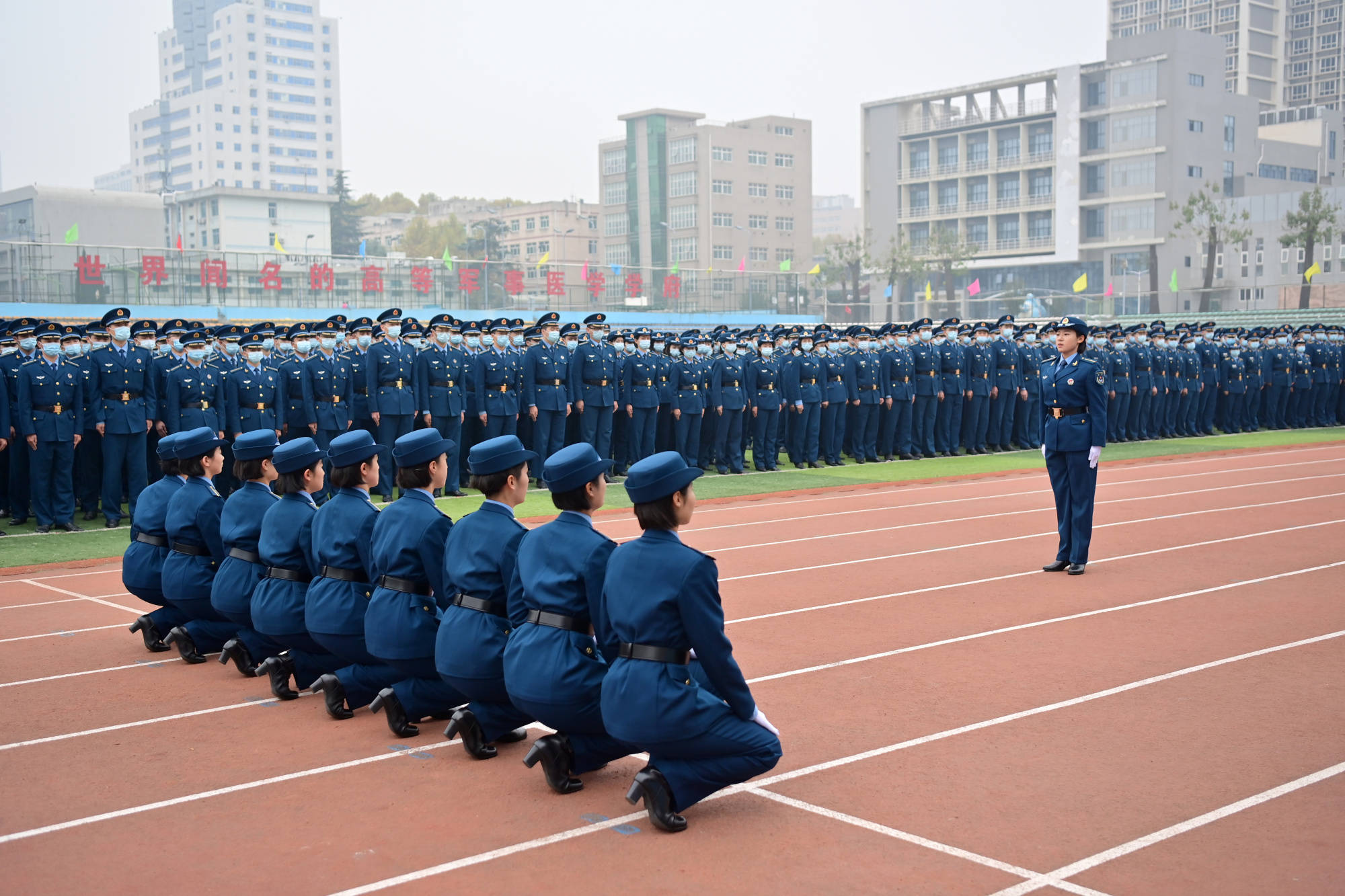 空军军医大学校服图片