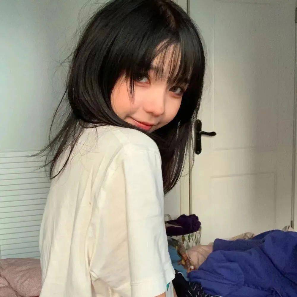 漂亮的小姐姐头像: 做个温暖且阳光的人_happy_end_下期