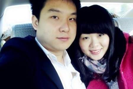 第一次去男朋友小宇家,他父亲刚好出差了.