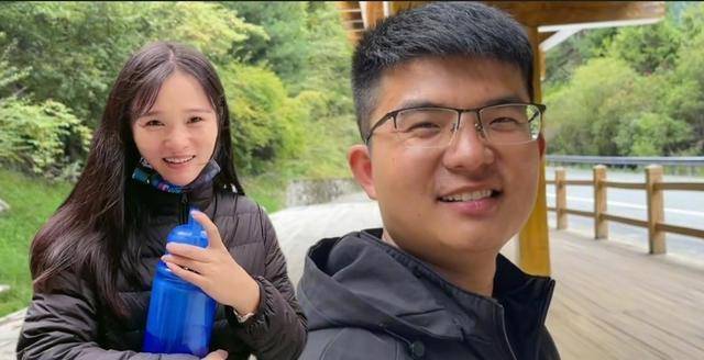 萌萌张龙心疼爷爷奶奶无人照顾,盛情邀请搬过来一起住,孝心满满_年轻