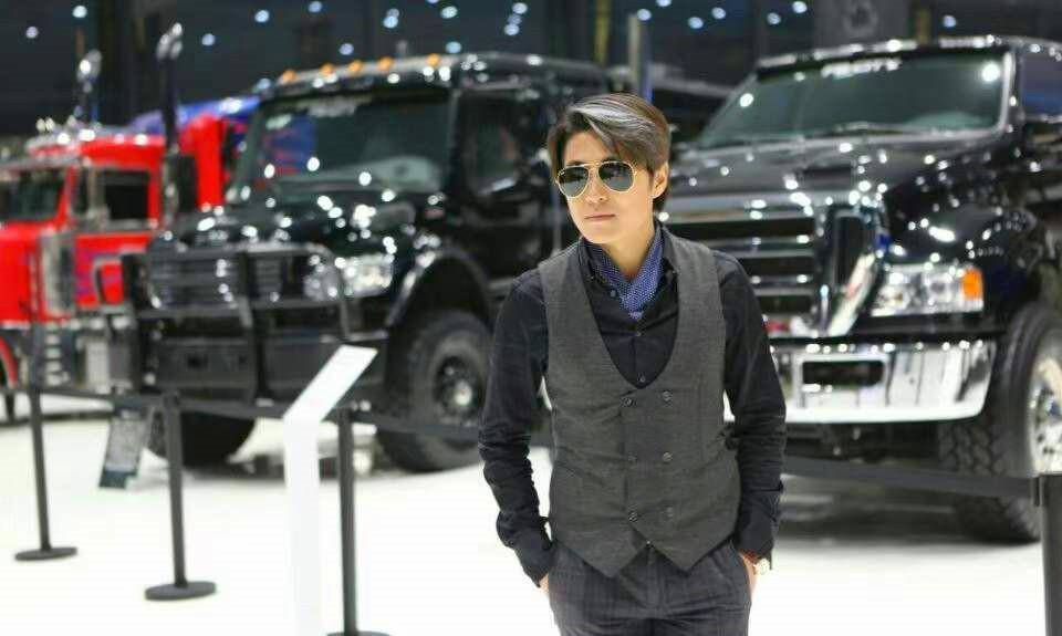 《笑傲江湖》后人气大涨,被赞内地周星驰,身上铜臭味却越来越重_张世