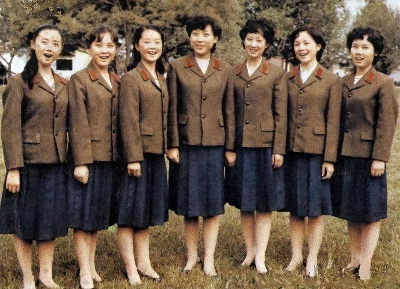 80年代第一美女龚雪:因流氓案身陷丑闻,远走美国后过得怎么样?