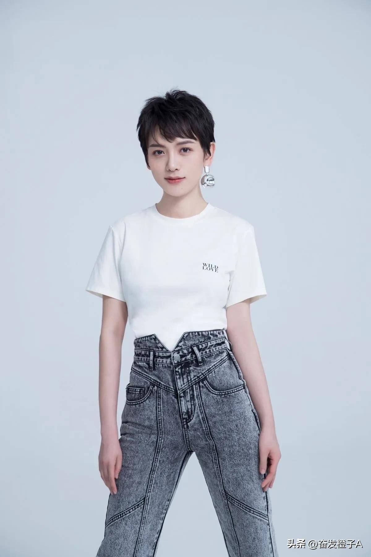 刘恺威的新女友李晓峰颜值,身材,学历赶超杨幂?_恋情_网友_女生