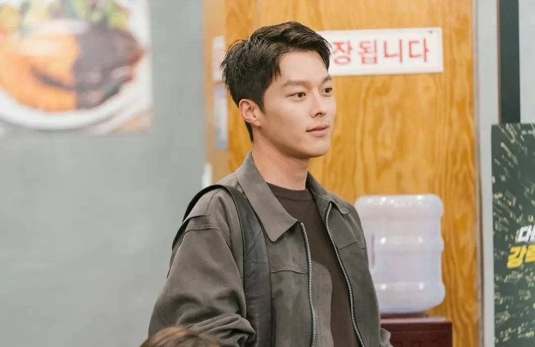 《正在分手中》宋慧乔张基龙,深情的眼神和微笑被捕捉到_尹在国_河英