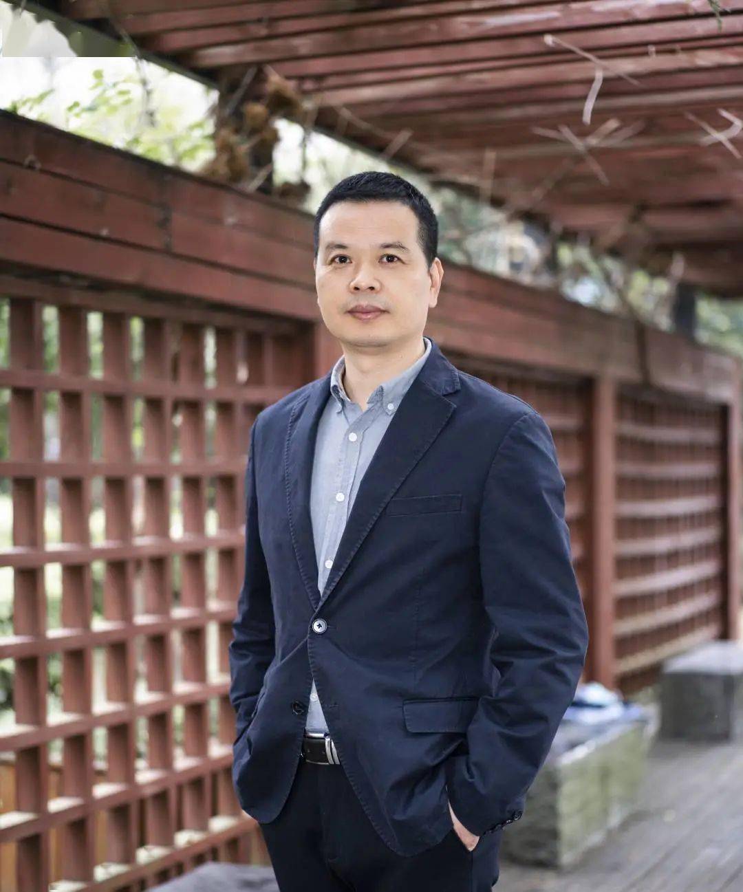 我们邀请到了江苏省特级教师潘文彬,江苏省特级教师魏星,全国著名作文