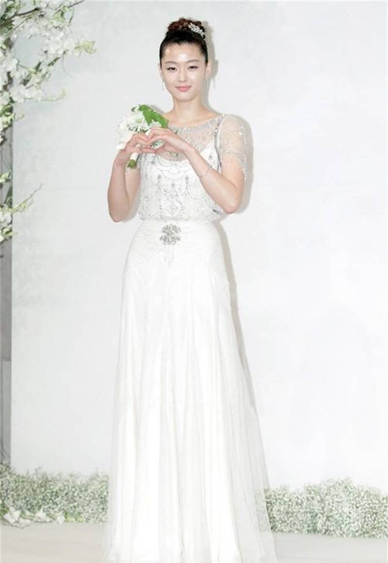 2012年11月30日婚礼池城李宝英:2013年9月27日婚礼韩彩英:2007年6月3