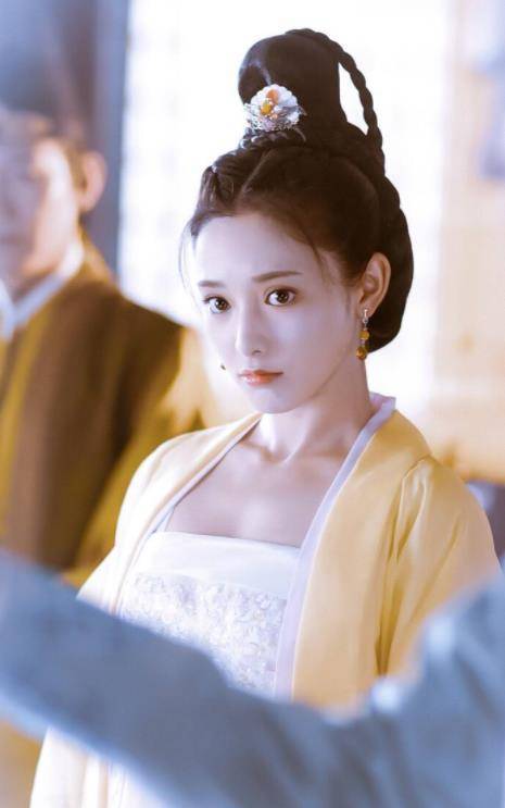 东宫彭小苒有7套衣服:图1像少女,图5惊艳,图7让李承鄞动心_小枫_感觉