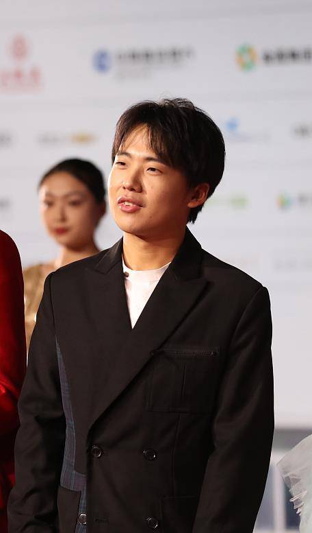 郭麒麟24岁,为什么活出了42岁人的境界?_郭德纲_父亲_相声