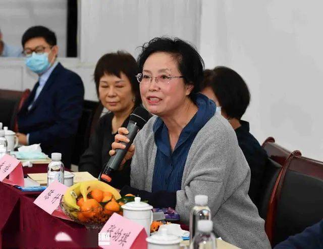 贵州日报举办"传承与坚守"——73周年社庆暨致敬新闻