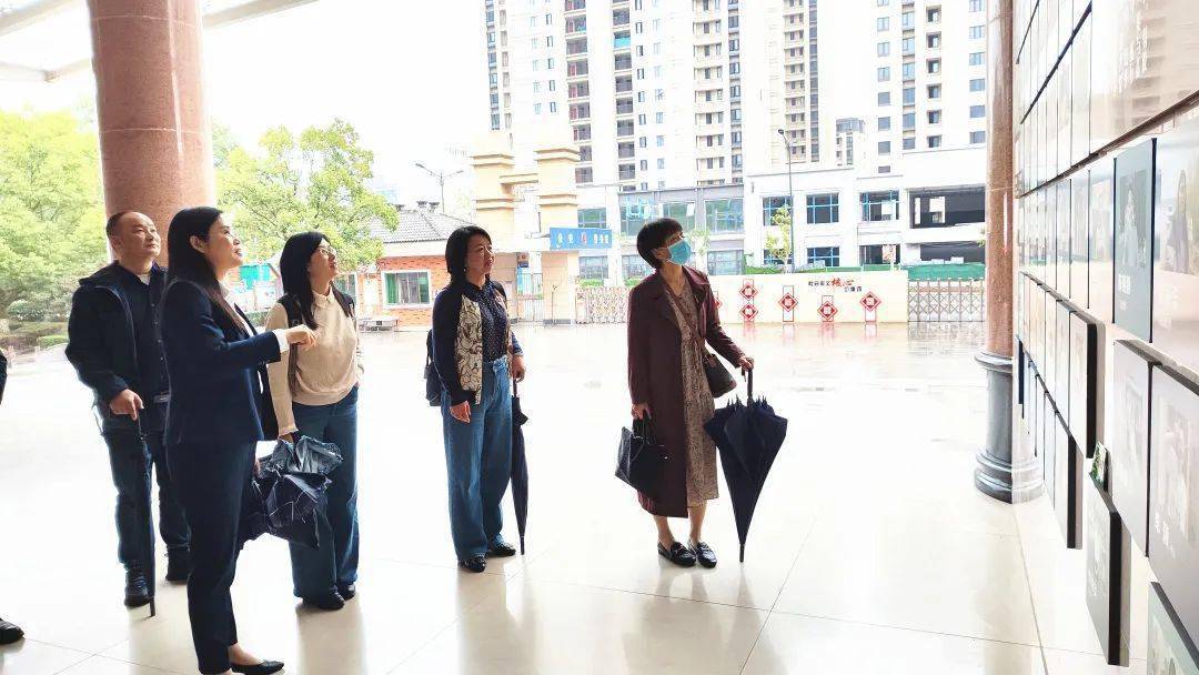 市直义务教育学校,幼儿园发展性评价专家组来到丽水市特殊教育学校,对