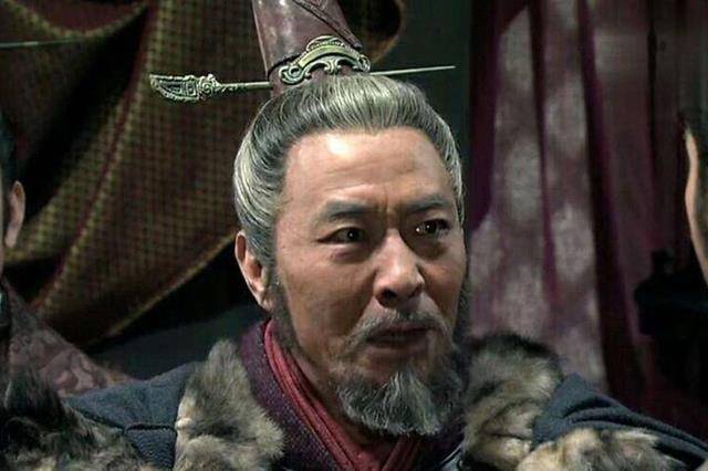 束手无策只能采取包围的政策,在这期间,田单为了除掉乐毅这个最难对付