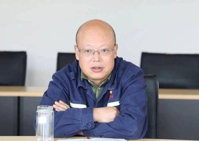 龙雨表示,一直以来,贵钢与水钢都有很多业务交流,合作以及可以相互