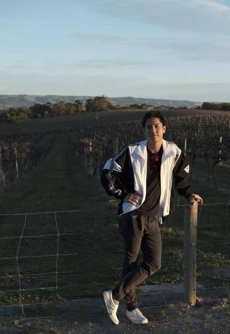 21岁tvb小鲜肉中学毕业即入行:不觉遗憾_吴伟豪_澳洲_安仔