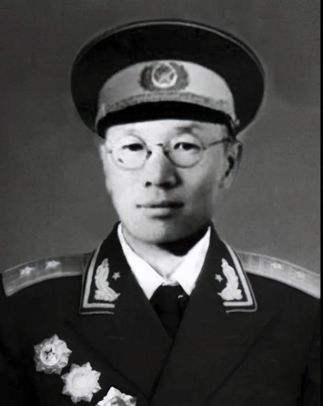 梁兴初首战新一军：雪夜大潜伏，两小时歼灭头等主力团_东北_我军_进攻