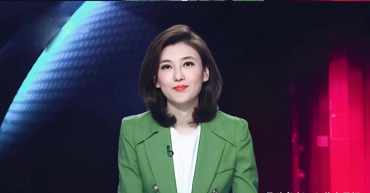 电视真是出美女,女神李红穿紫色西装大气回归,齐肩短发优雅美丽_显得